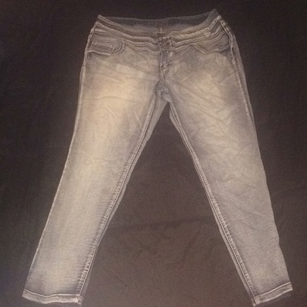 I’m selling these skinny jeans from Rue21 - Picture 1 of 3